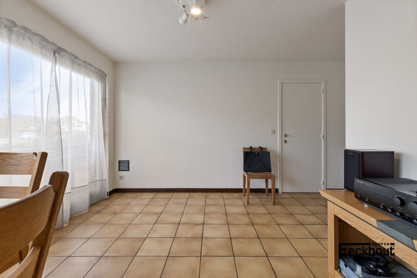 Verzorgde gelijkvloerse studio op wandelafstand van het strand foto 5