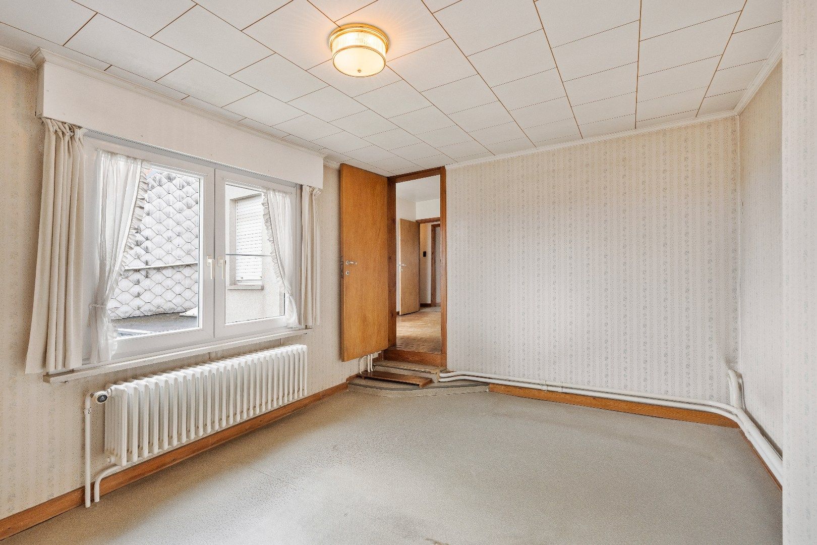 Ruime woning met grote garage, tuin en 4 slaapkamers in Dadizele foto 9