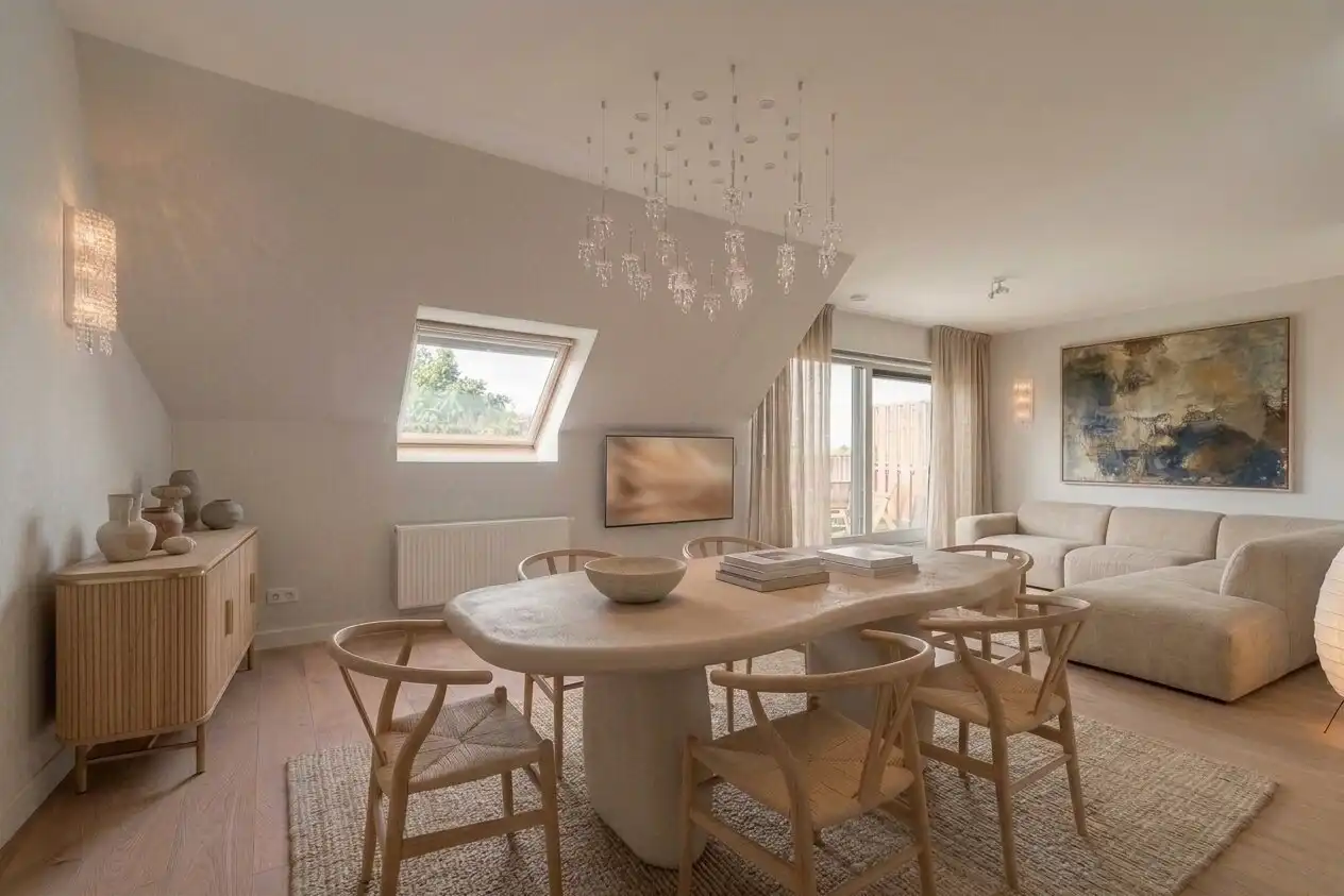 Instapklaar duplexappartement met twee slaapkamers foto {{pictureIndex}}