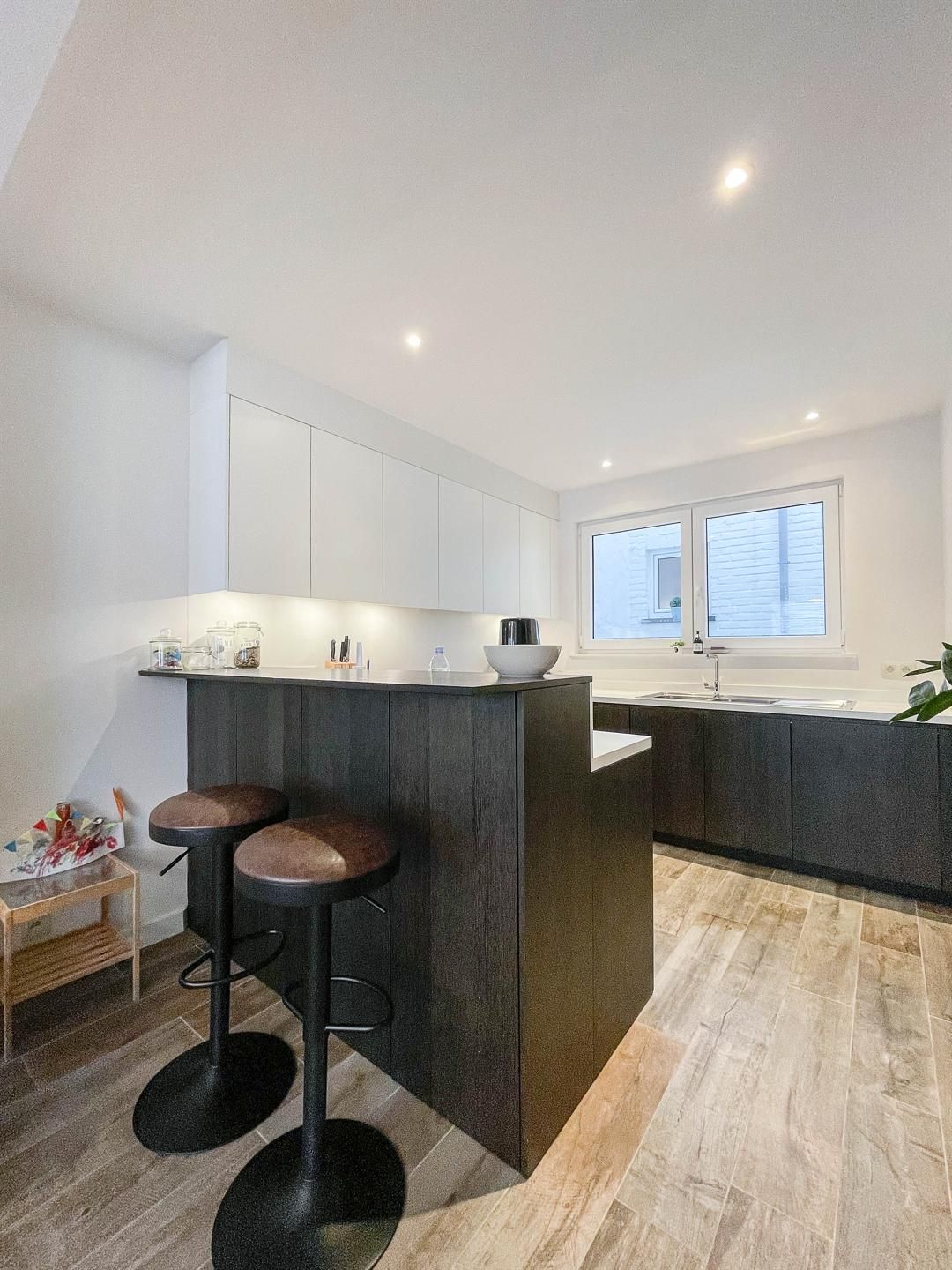 Instapklaar gelijkvloers appart. aan het Uilenspiegelplein.. foto 9