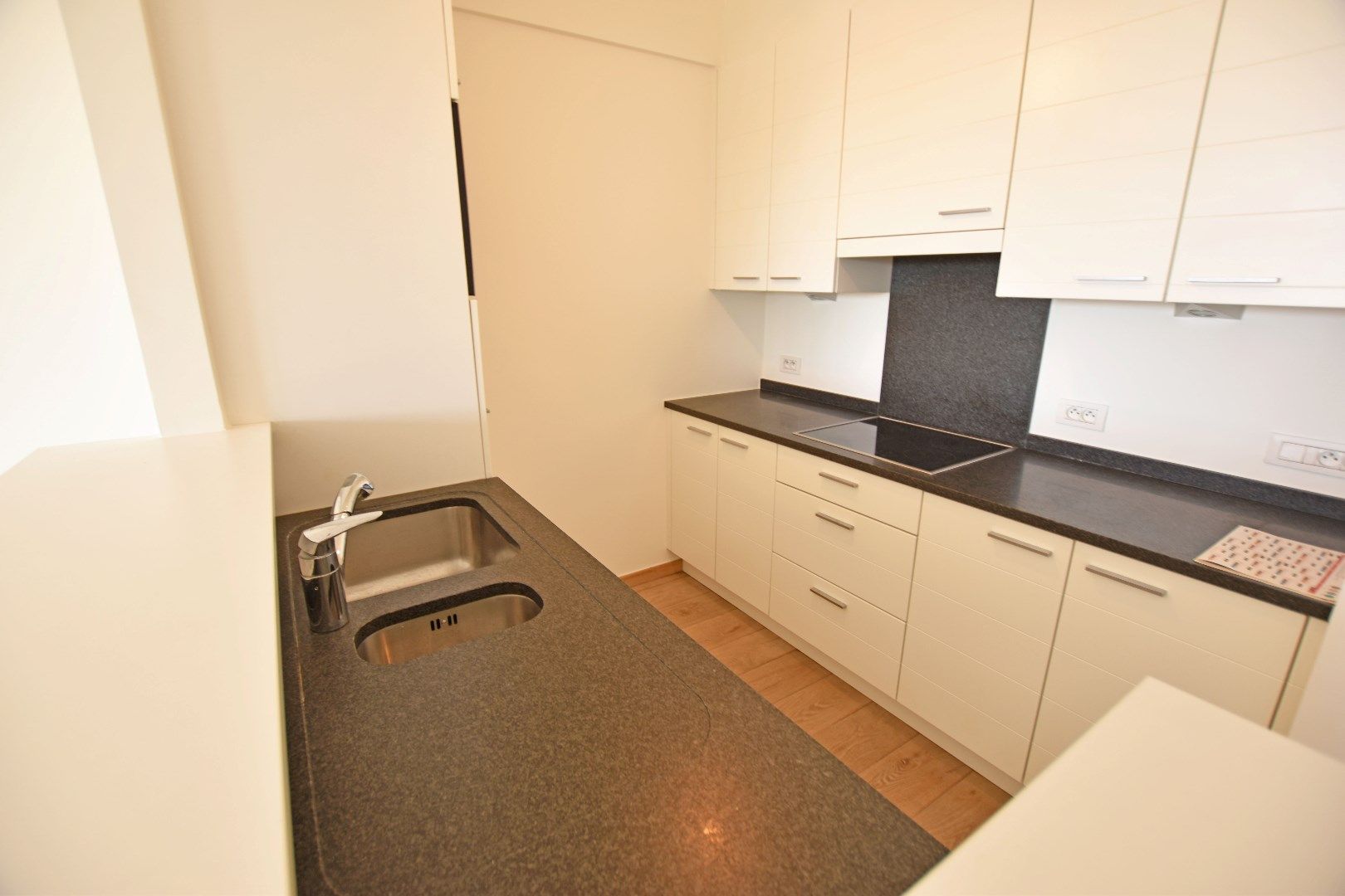 Mooi onderhouden appartement op de Kustlaan nabij het Albertplein foto 5