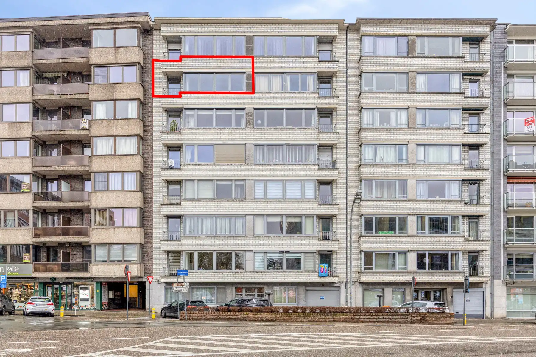 Ruim appartement aan de stadsrand foto 17