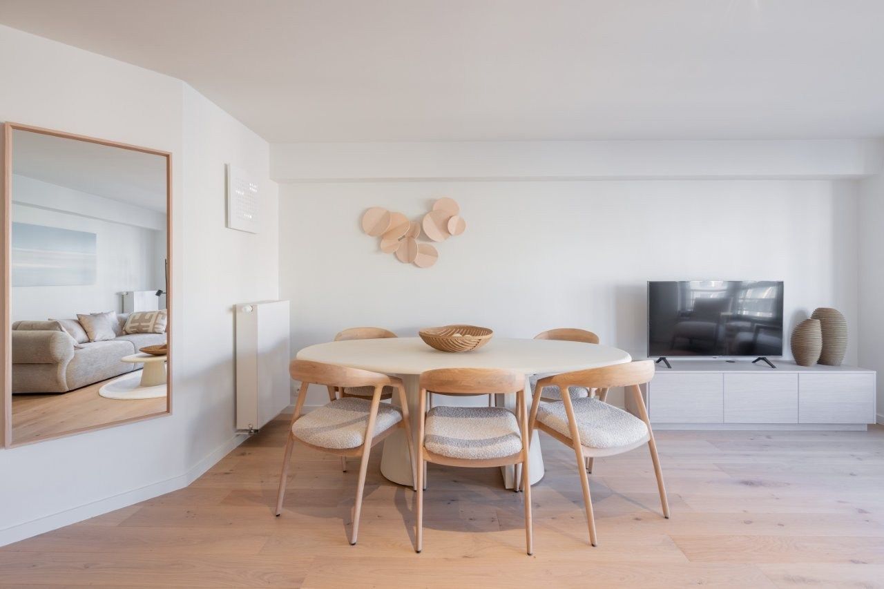 Volledig gerenoveerd, lichtrijk appartement gelegen in een kleine residentie. foto 5