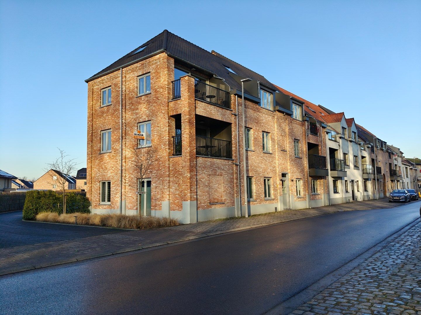 Modern appartement in het centrum van Berlare met terras en ondergrondse autostaanplaats foto {{pictureIndex}}