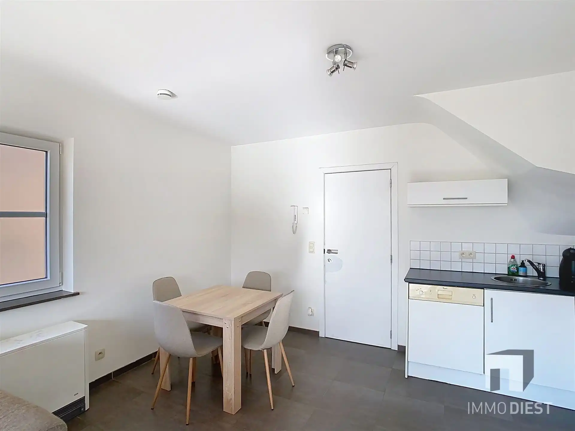 Ruim en energiezuinig duplexappartement (100 m²) met zonnig terras in Schaffen foto 6