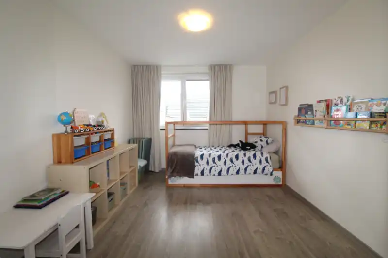 Energiezuinige woning op boogscheut van het centrum van Roeselare foto 9