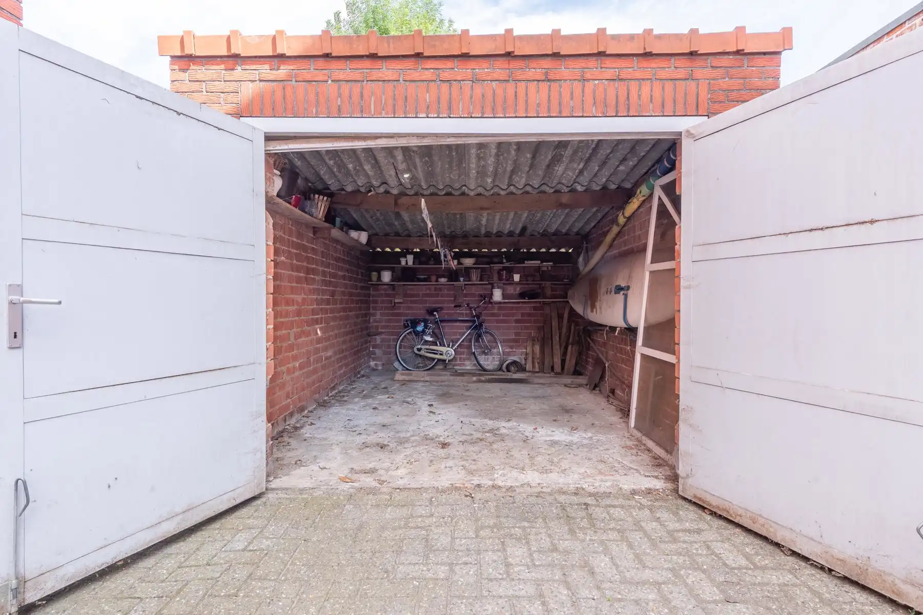 Karaktervolle te renoveren halfopen bebouwing op toplocatie foto 27