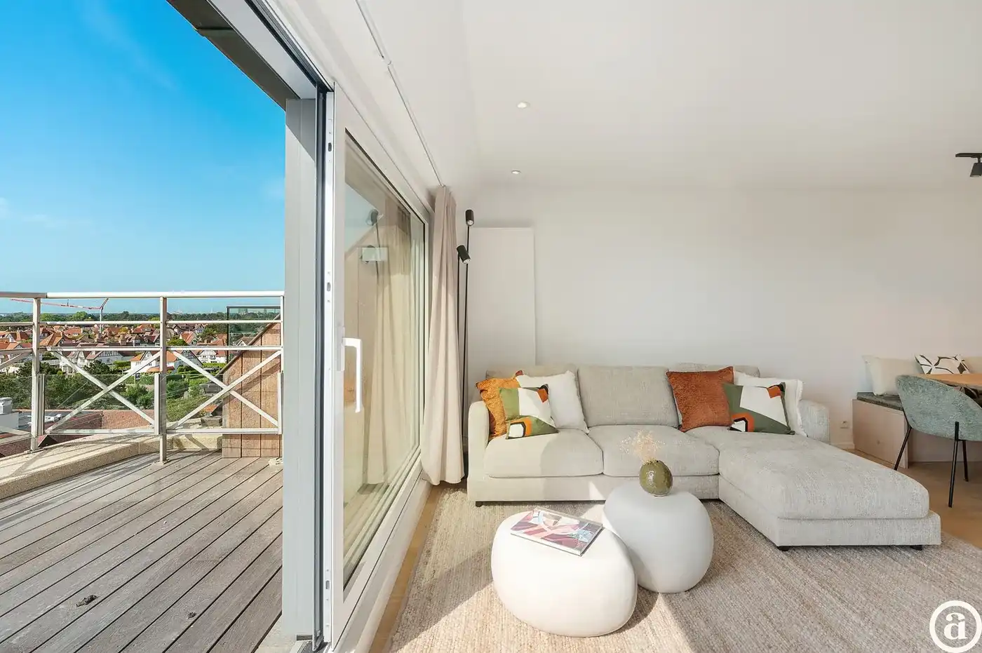 Zonnig gerenoveerd duplex penthouse appartement te Zoute.  foto 8