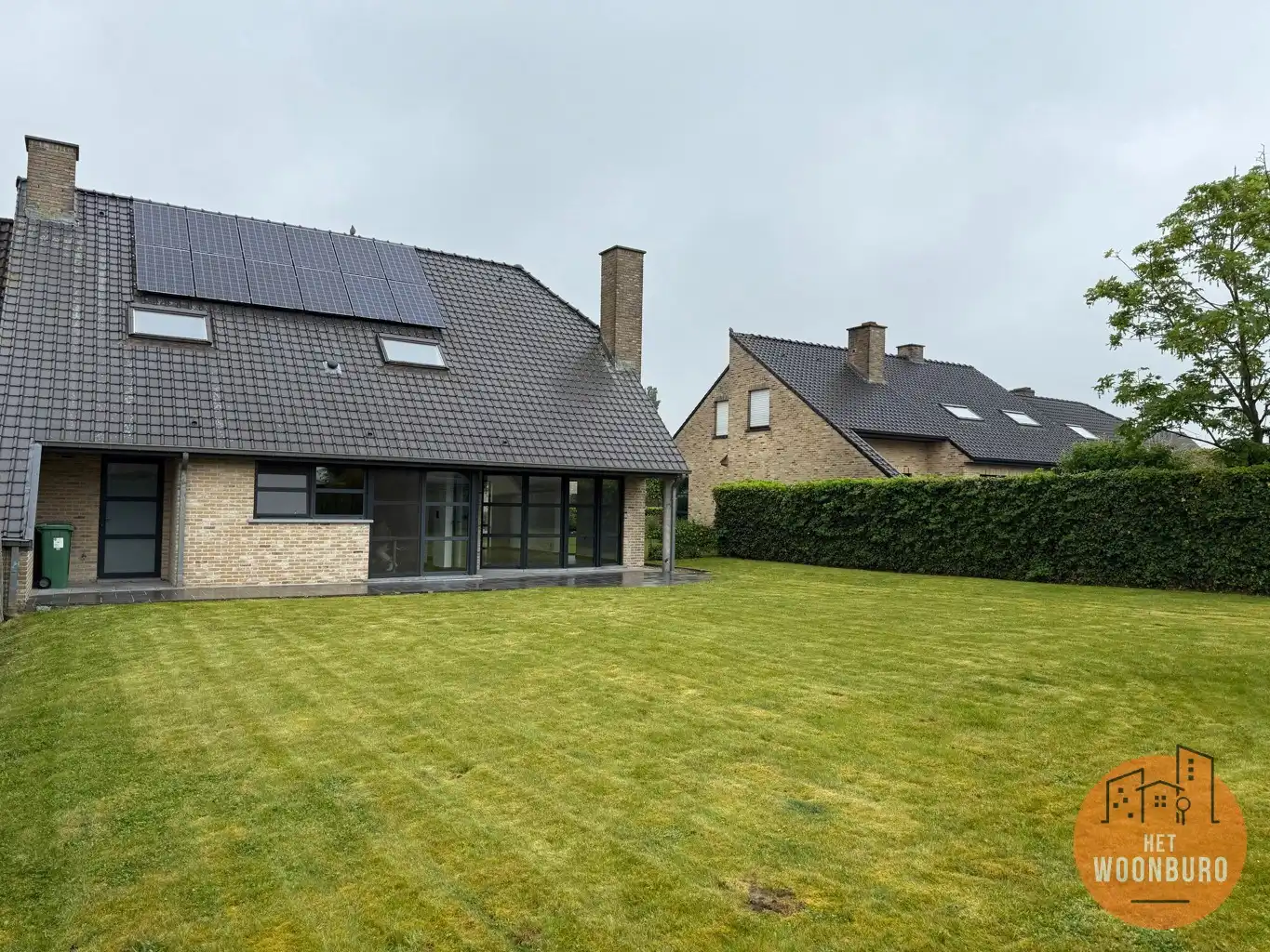 Woning halfopen bebouwing met garage, ruime kelder en tuin foto 23