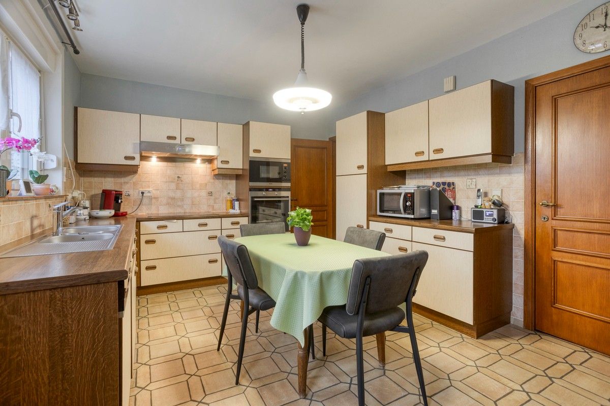 Zeer ruime villa van ca. 475m² - 6 kamers - 3 badkamers (mogelijks kangoeroewoning) nabij centrum Overijse foto 12