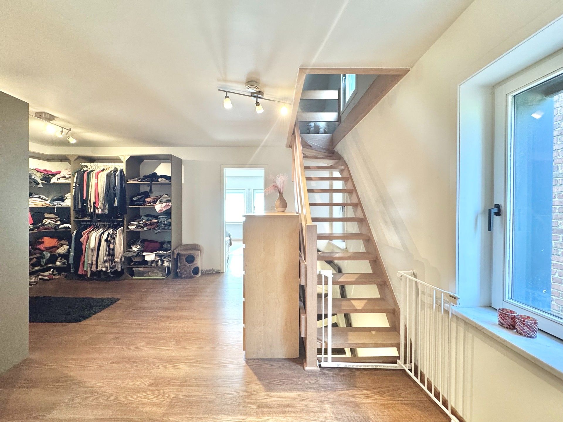 WONING MET 4 KAMERS - TUIN - GROTE CARPORT & UITWEG ACHTERAAN - 433 M² foto 28