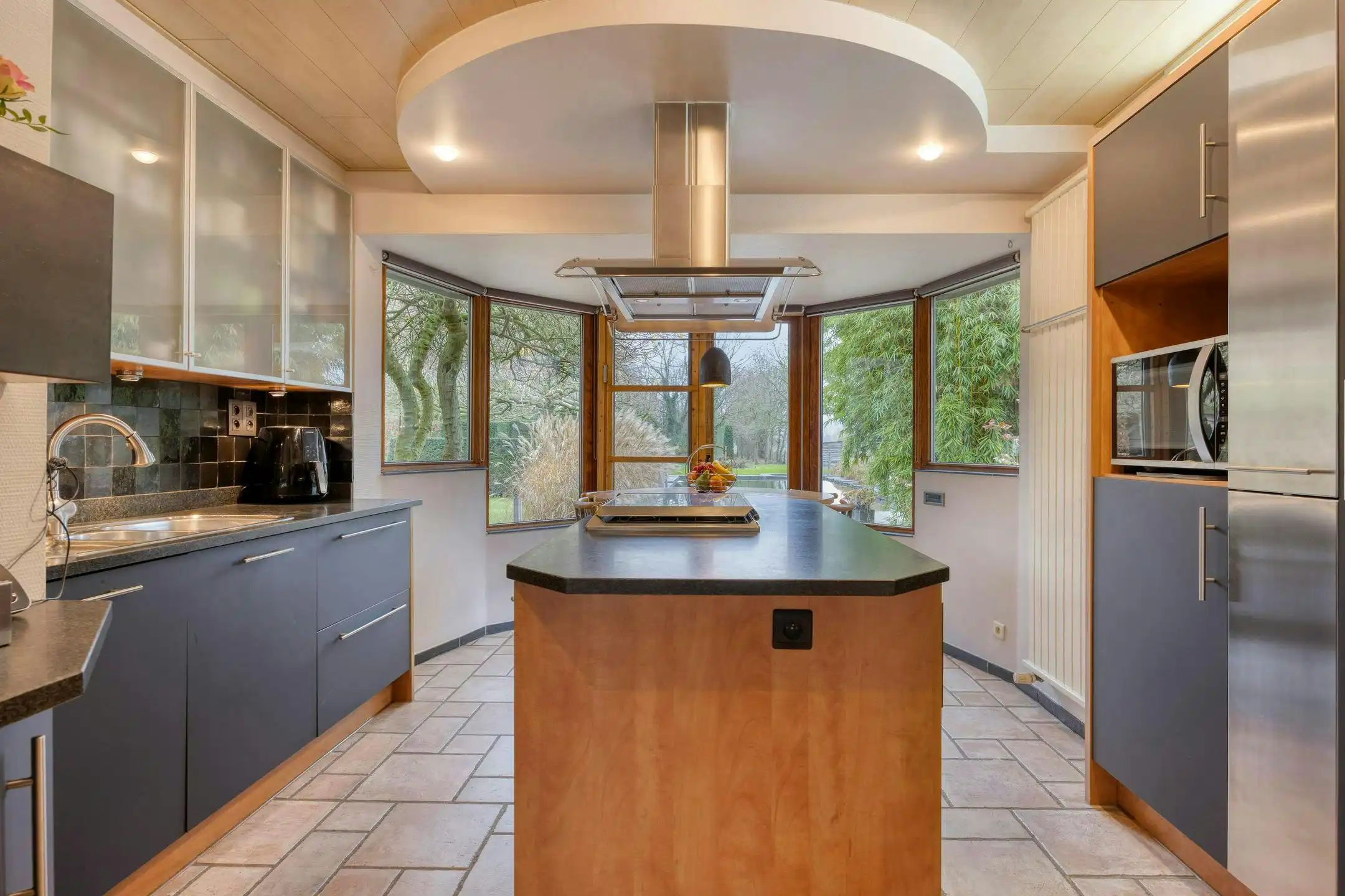 Vrijstaand huis met bijgebouw op perceel van 4012m² te Moerkerke foto 14