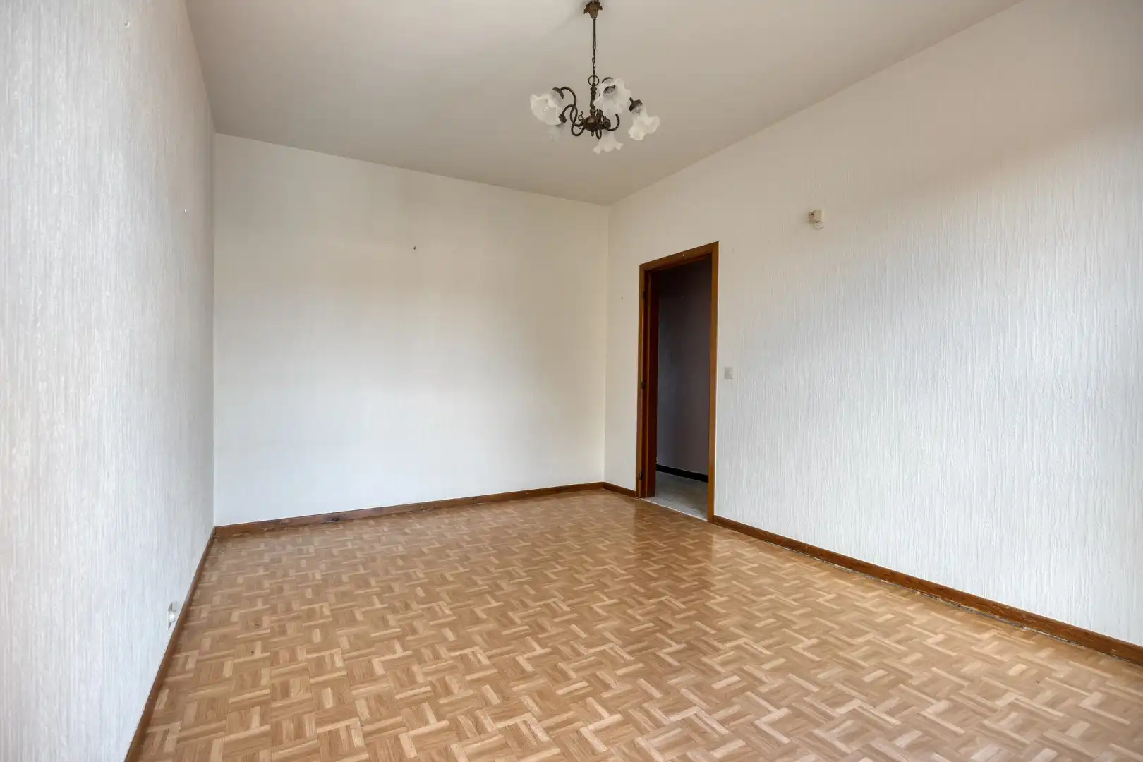 Ruim appartement met zonnig terras, stadscentrum Tongeren - centrale ligging en open uitzicht foto 24