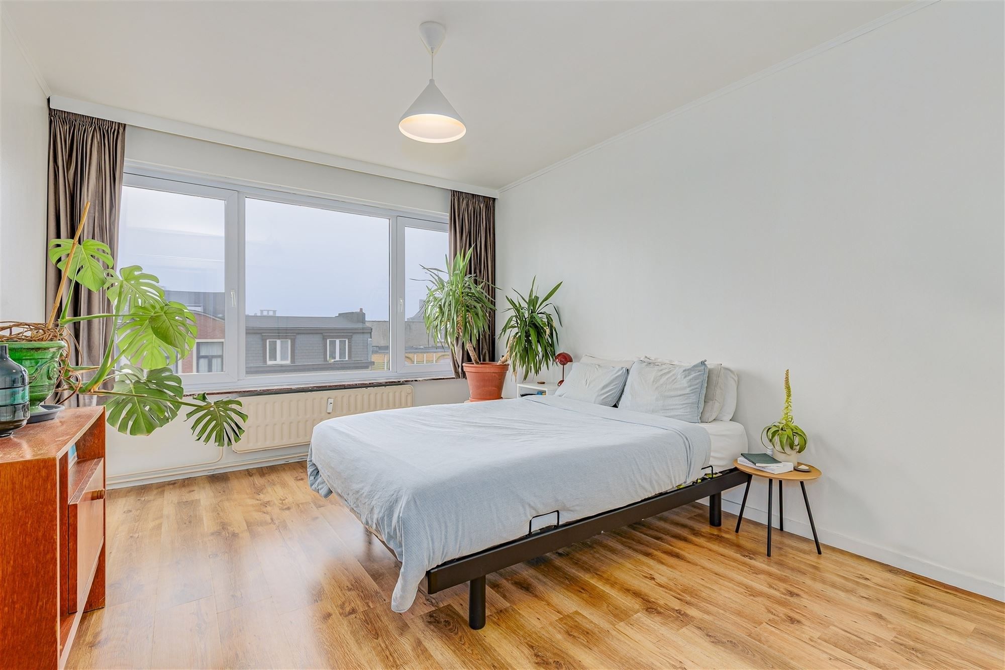 Instapklaar appt met zonovergoten living en 2 slk foto 13
