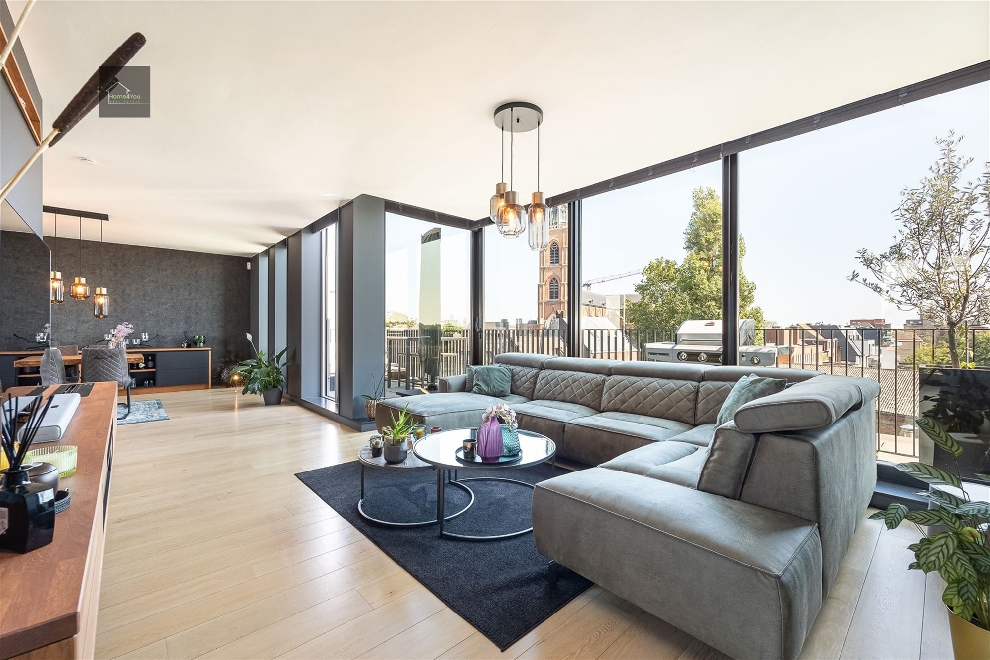 Luxe duplex appartement met groot terras en prachtig uitzicht foto {{pictureIndex}}
