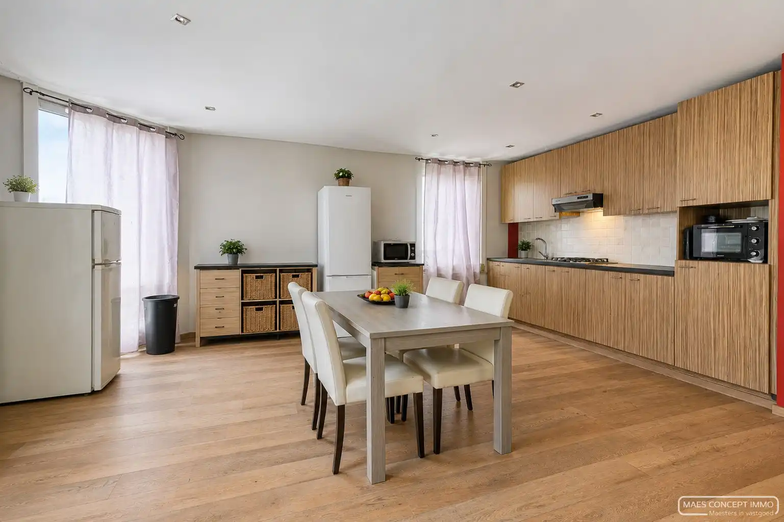 Café, appartement en te renoveren tweede verdiep te koop in Roeselare centrum foto 6