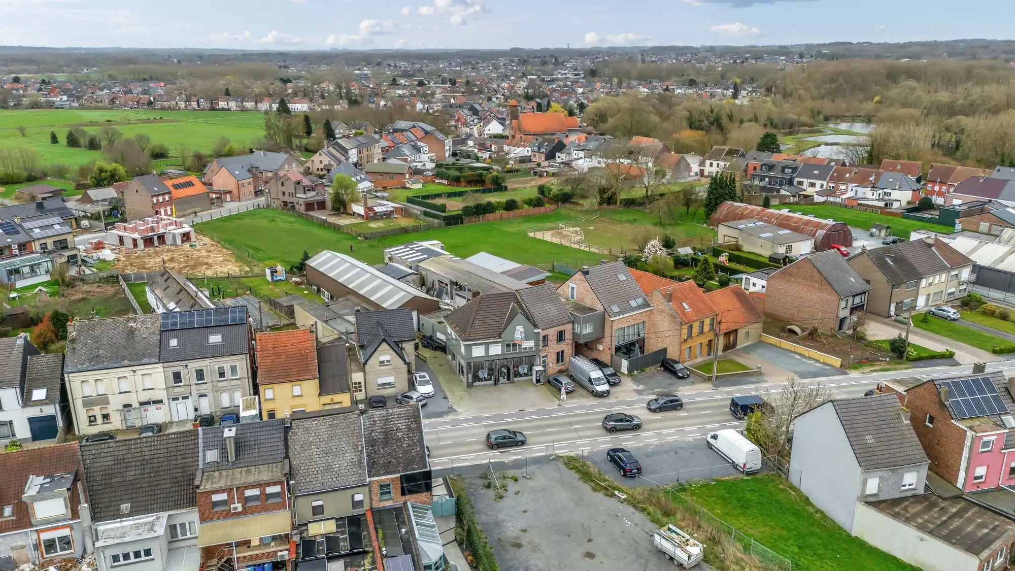 Unieke opbrengsteigendom op strategische locatie foto {{pictureIndex}}