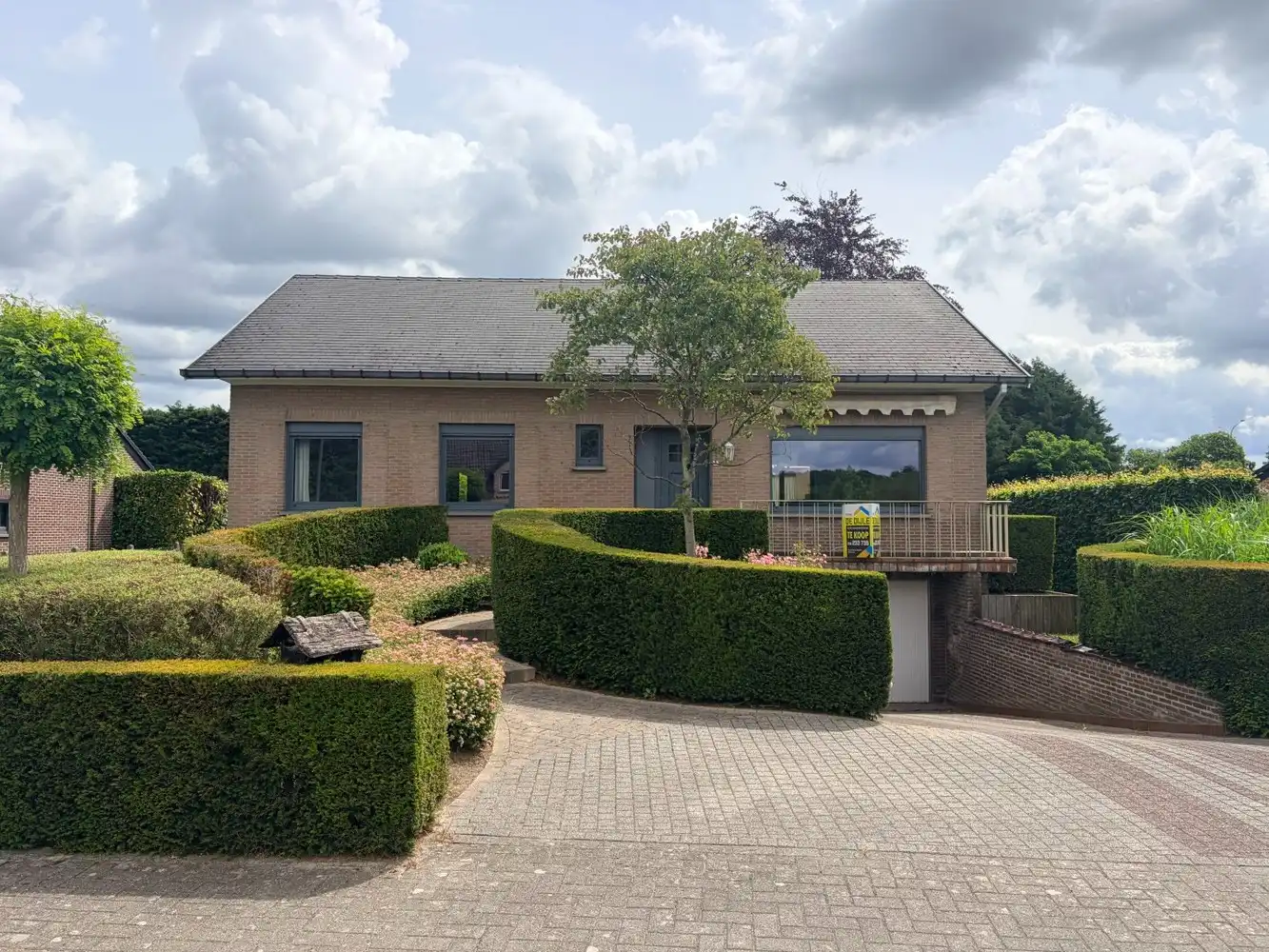 Ruime gezinswoning met prachtige tuin in rustige straat te Blanden foto 2
