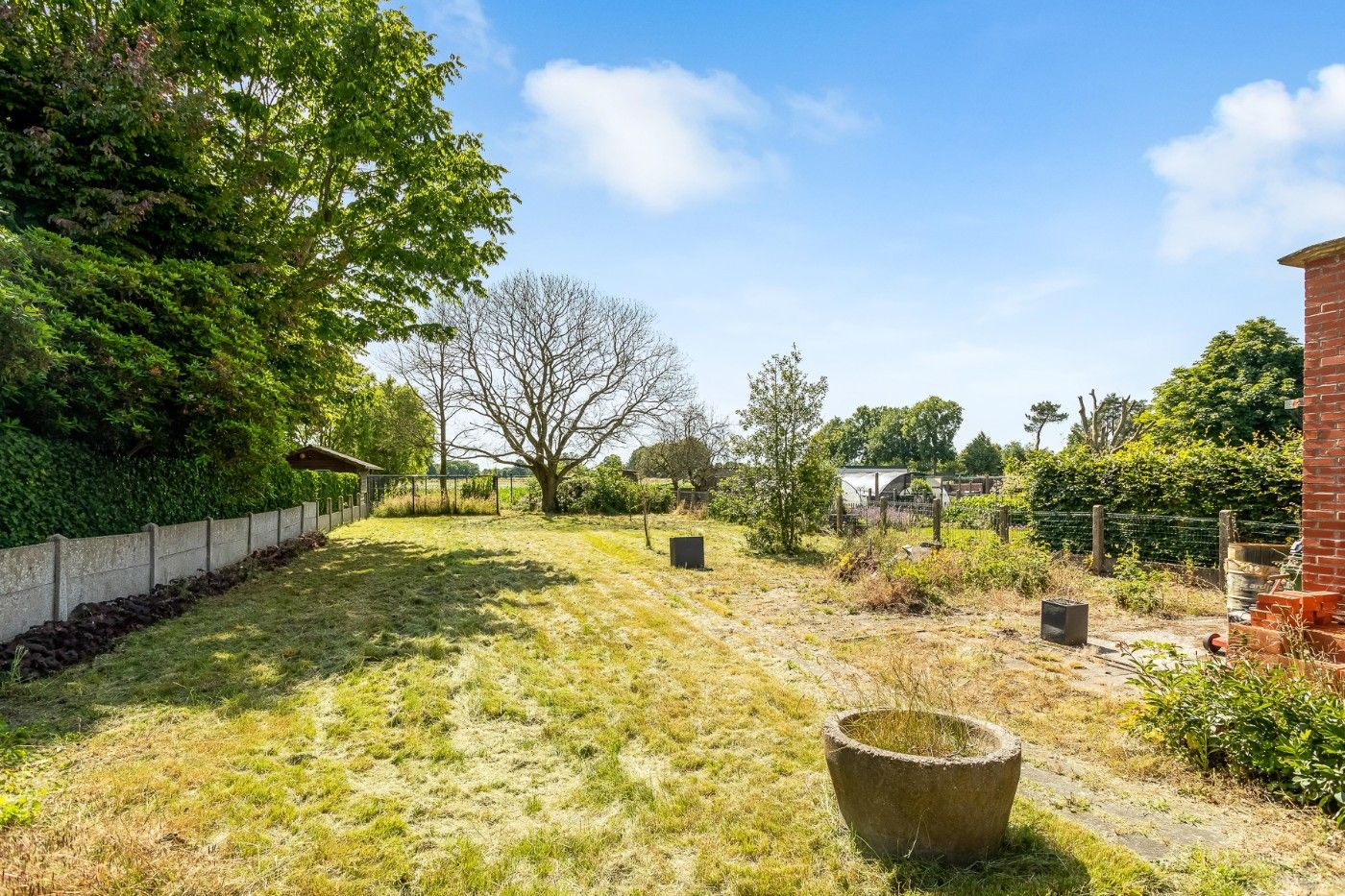 Verrassend ruime, te renoveren HOB met 5 slpk., garage/loods en tuin foto 27