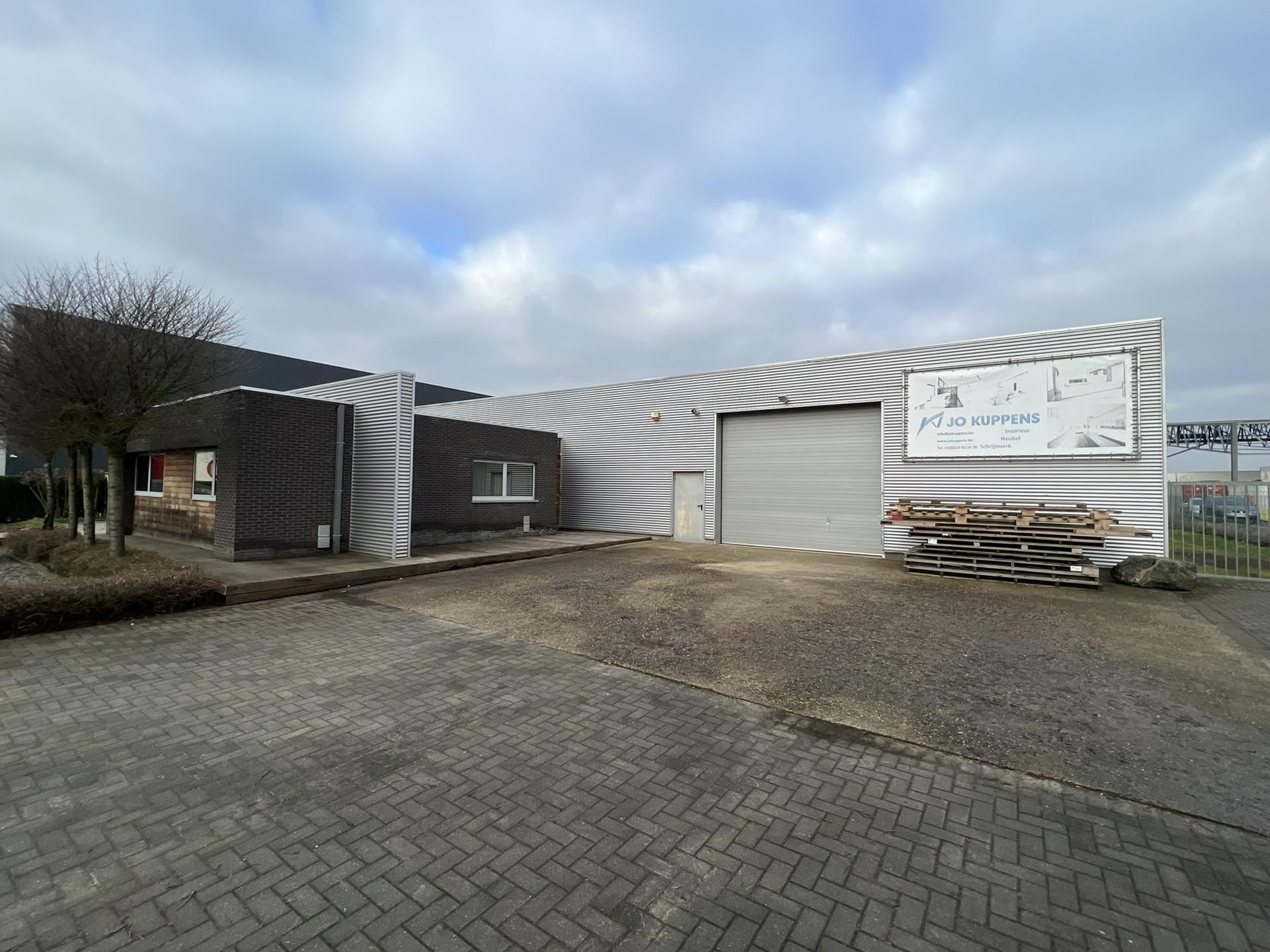 BEDRIJFSGEBOUW MET KANTOOR IN HEUSDEN-ZOLDER/LUMMEN foto 12