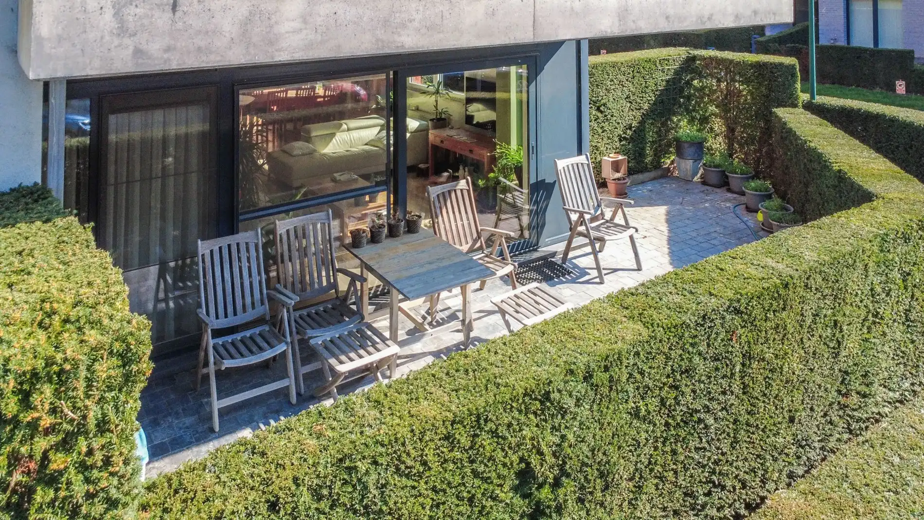 INSTAPKLAAR APP MET 2 SLAAPKAMERS, TERRAS & GARAGE! foto 4