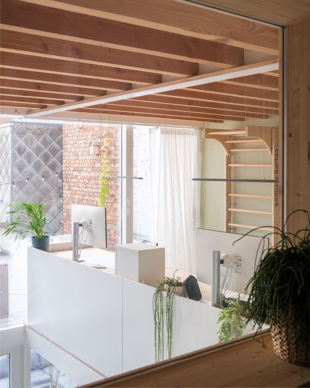 Prachtig gerenoveerde (Volt Architecten) interbellumwoning met vier slaapkamers, twee badkamers en zonnige stadstuin nabij de Bijloke. foto 19