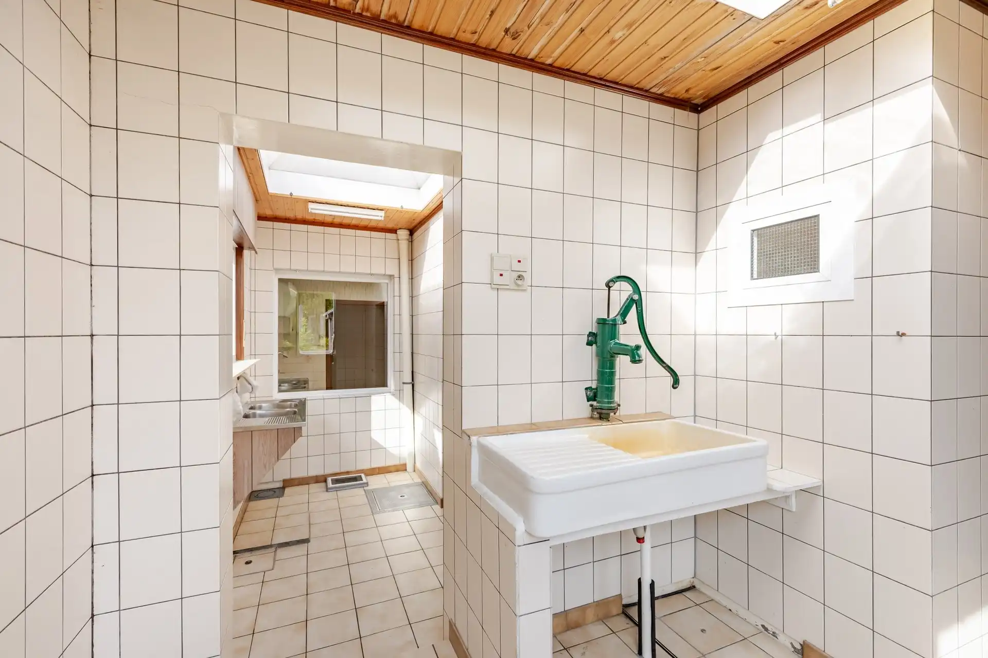 Ruime gezinswoning met 4 slaapkamers, tuin en garage in Wetteren foto 10
