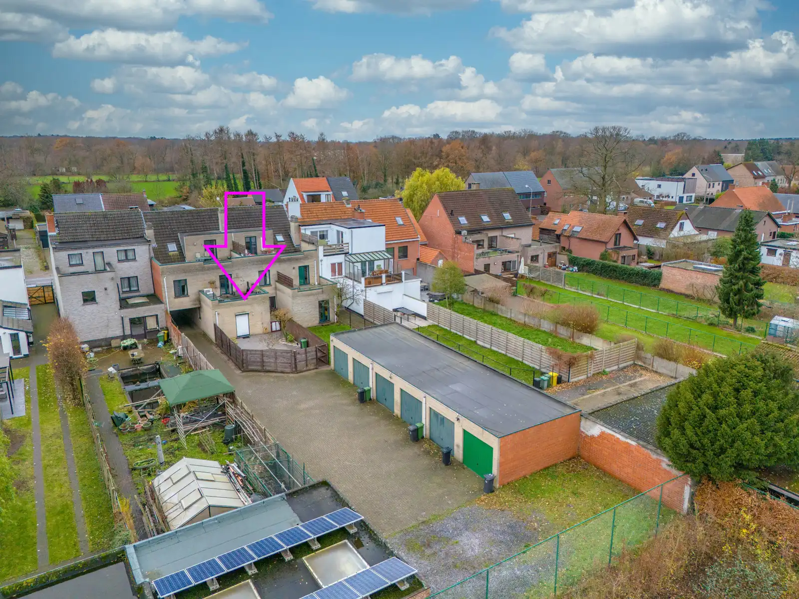 Gelijkvloers appartement met twee slaapkamers en garage  foto 16