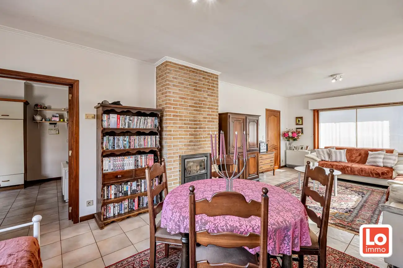 Gelijkvloerse open woning met dubbele inpandige garage en zonnige tuin op een toplocatie nabij het centrum van Lochristi! foto 4