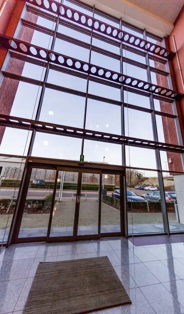 Ingedeelde kantoorruimte te huur vlakbij afrit E17 in Zele foto 15