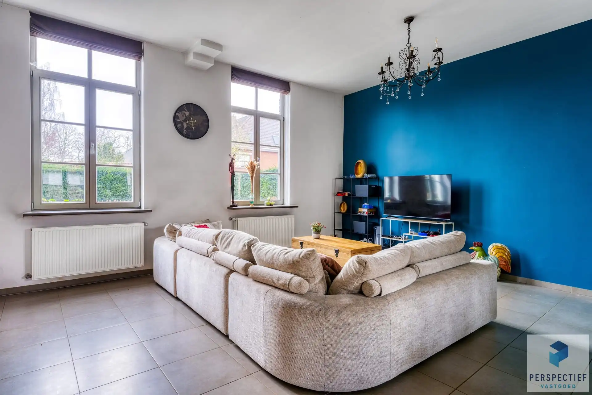 IN OPTIE - COMPROMIS IN OPMAAK | Ruime gerenoveerde woning met tuin & 2 privatieve autostaanplaatsen foto 4