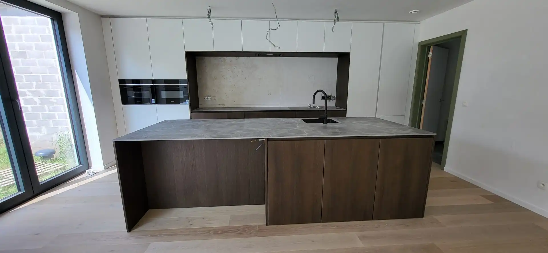 Instapklaar gelijkvloers appartement met 3 slaapkamers, dressing, 2 badkamers, ruim terras en tuin foto 7