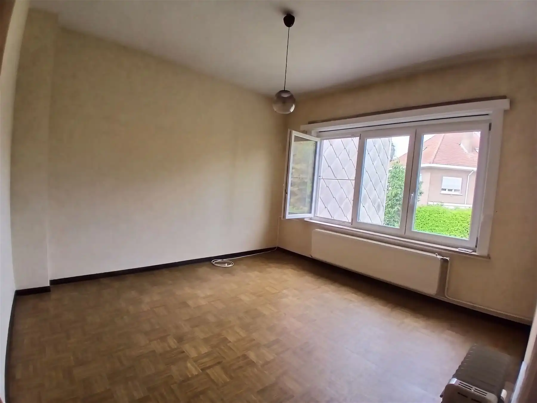 ENERGIEZUINIGE RIJWONING MET TUIN EN GARAGE  foto 9