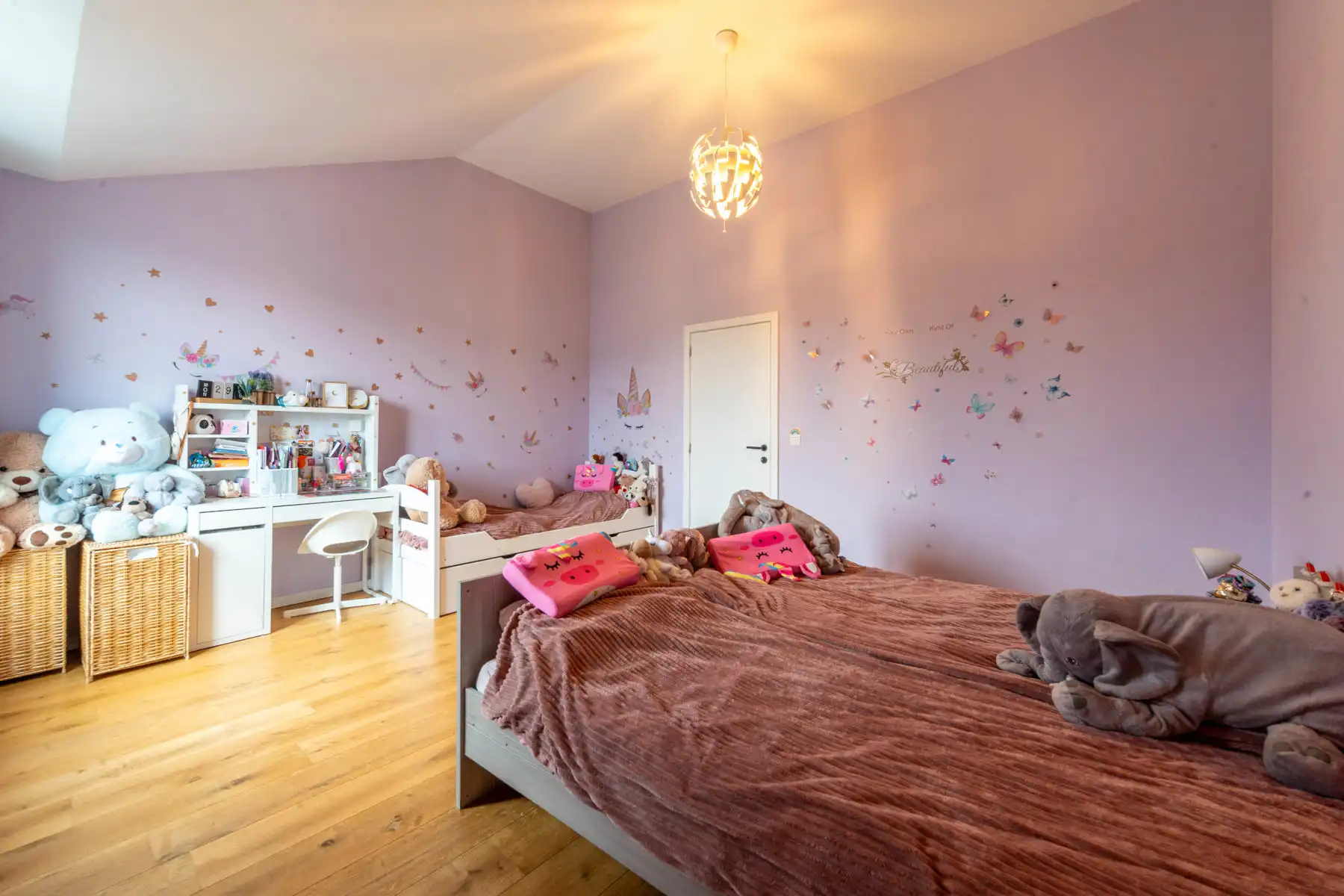 Instapklare, ruime gezinswoning met 5 slaapkamers en praktijkruimte te Boom. foto 17