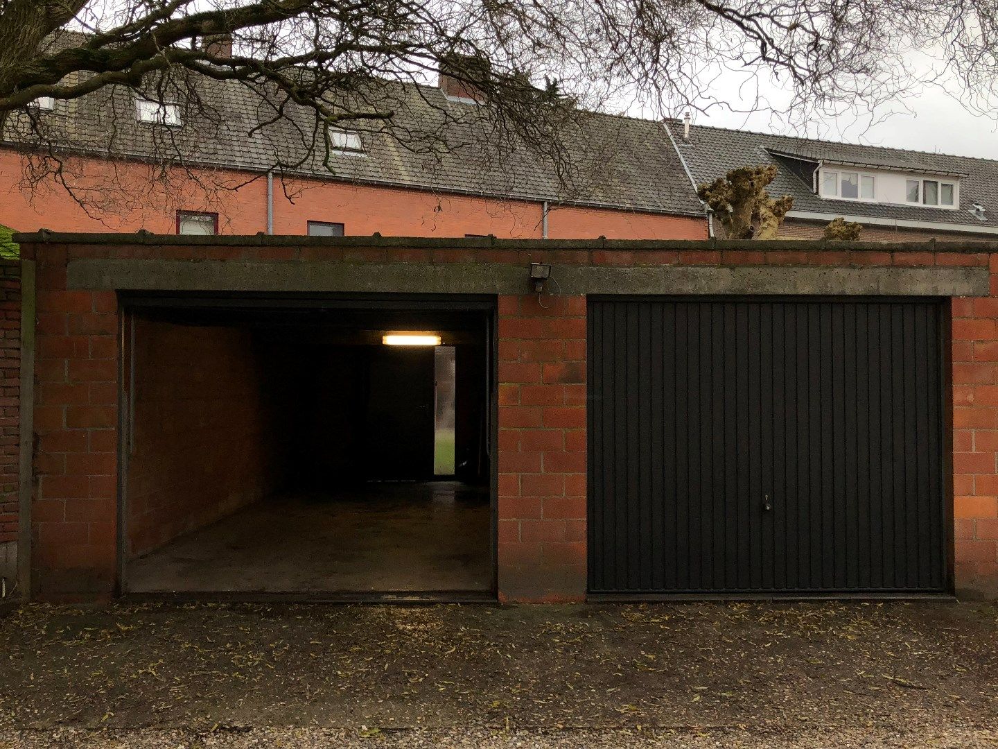 Gezellige rijwoning met 3 slaapkamers, 2 garageboxen en tuin gelegen op toplocatie in Mol centrum ! foto 13