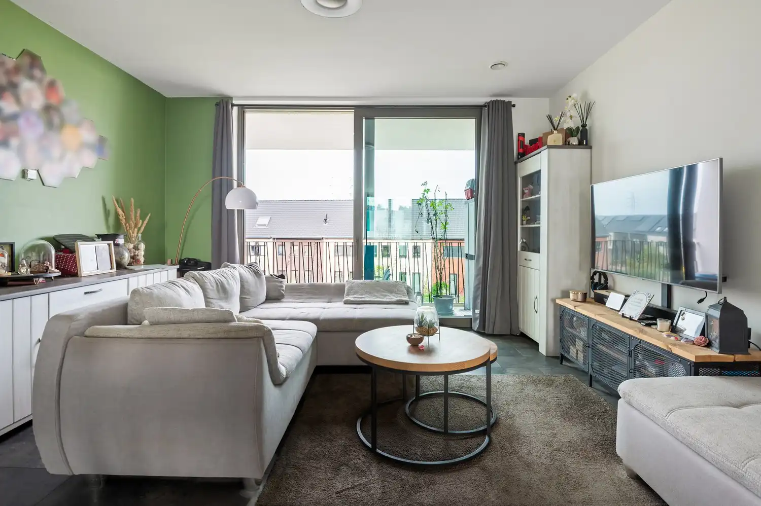 Modern appartement met 2 slaapkamers en terras op toplocatie in Lier! foto 5
