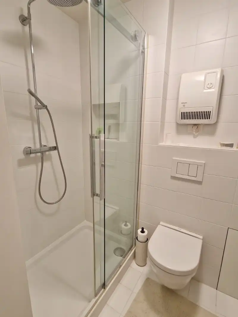 Hoekstudio met riant terras en zicht op zee! foto 4