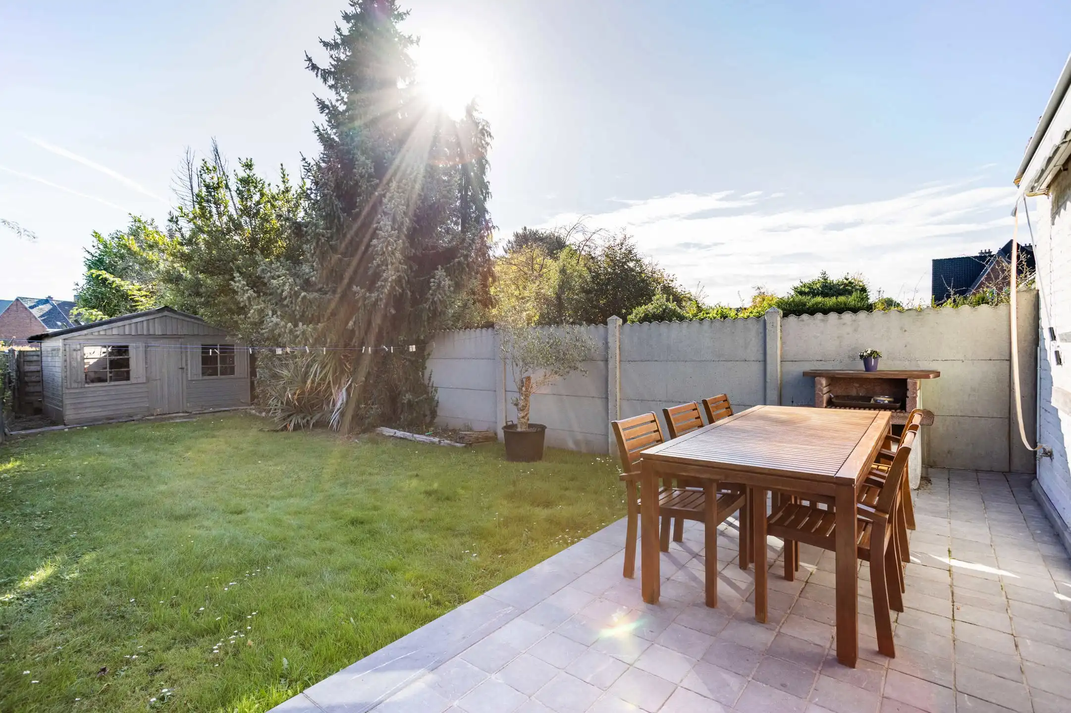 Solide burgerwoning met garage en tuin op gunstige ligging foto 11