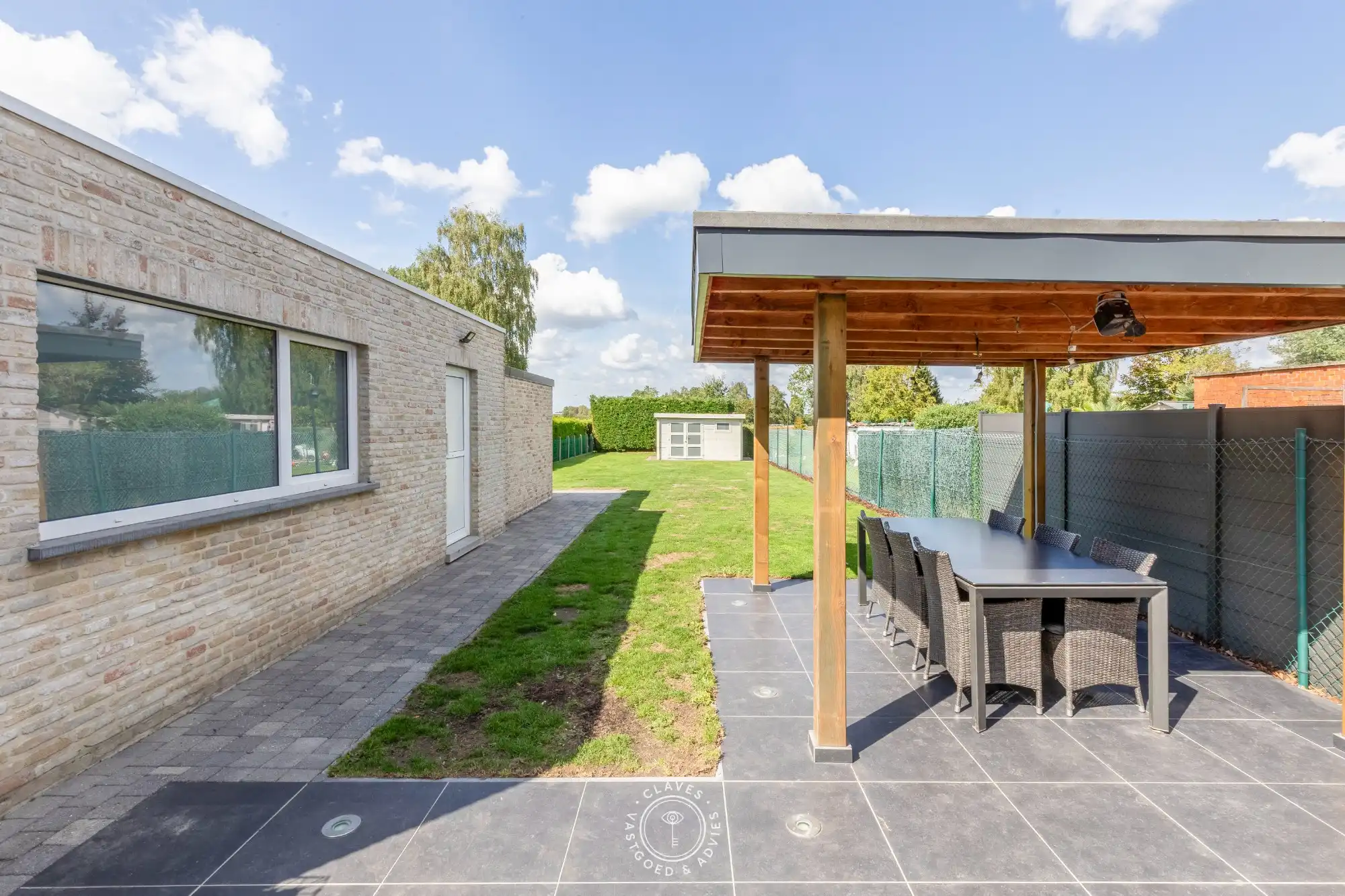 Vernieuwde halfopen bebouwing met 3 slaapkamers en prachtige tuin foto 12