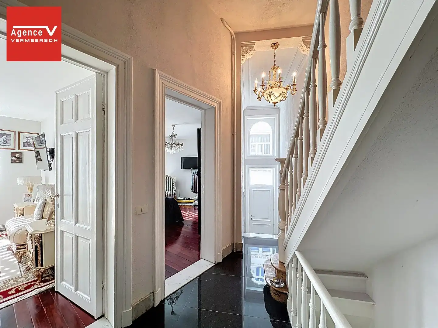 Unieke herenwoning gelegen in de Belle Epoquewijk van Oostende.  foto 11