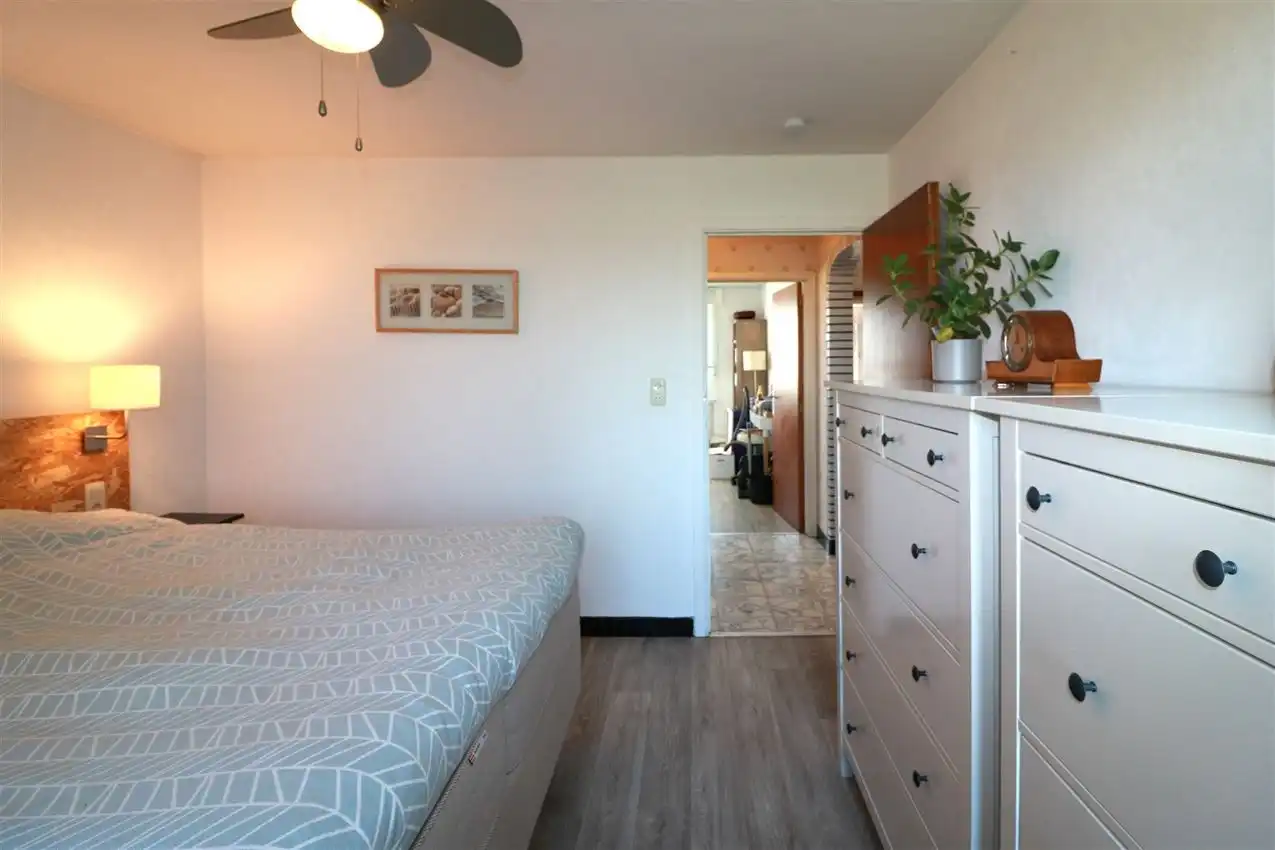 Gusting gelegen woning met 2 slpk, garage en tuin foto 17