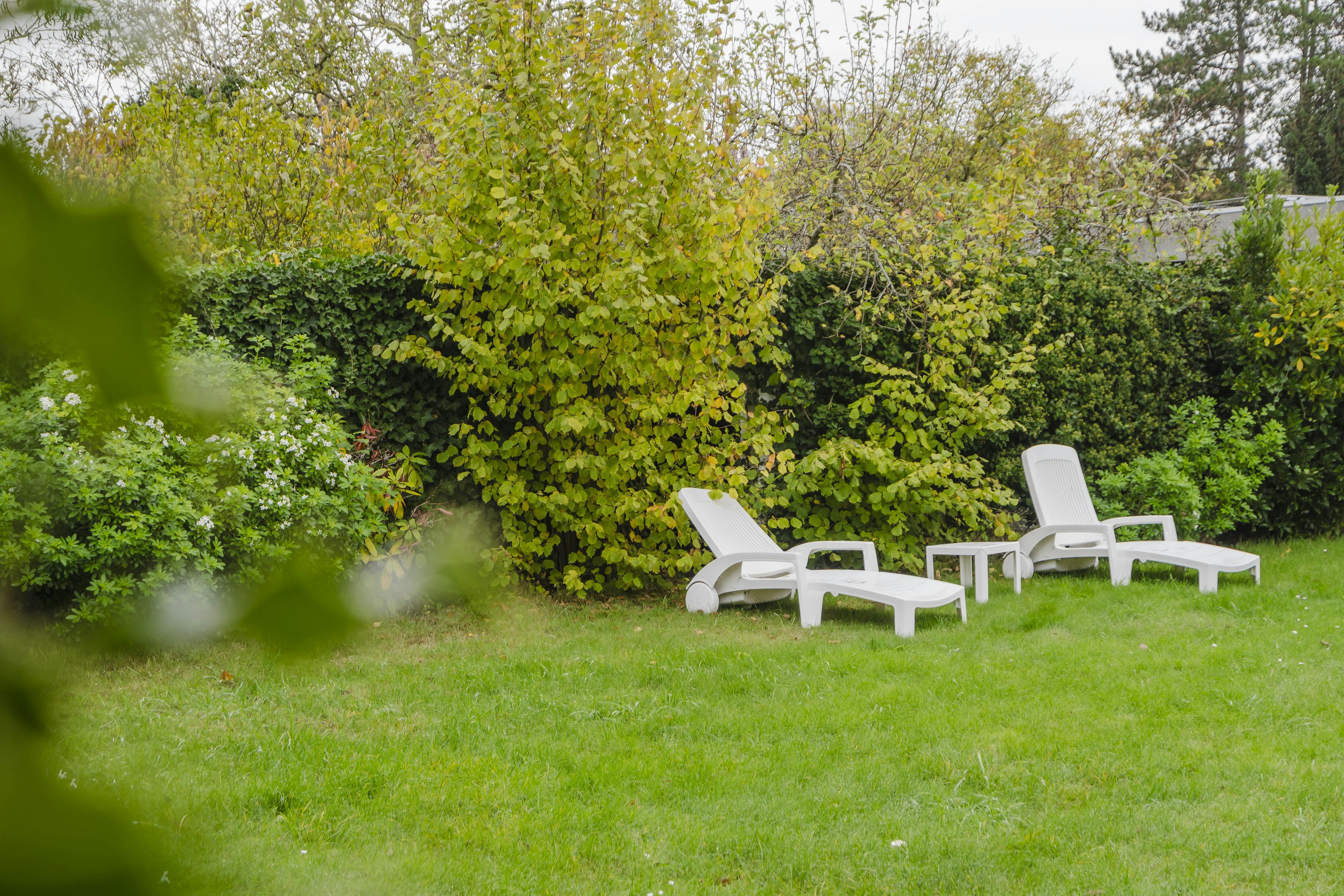 Architecturale patiowoning met tijdloze klasse foto 22