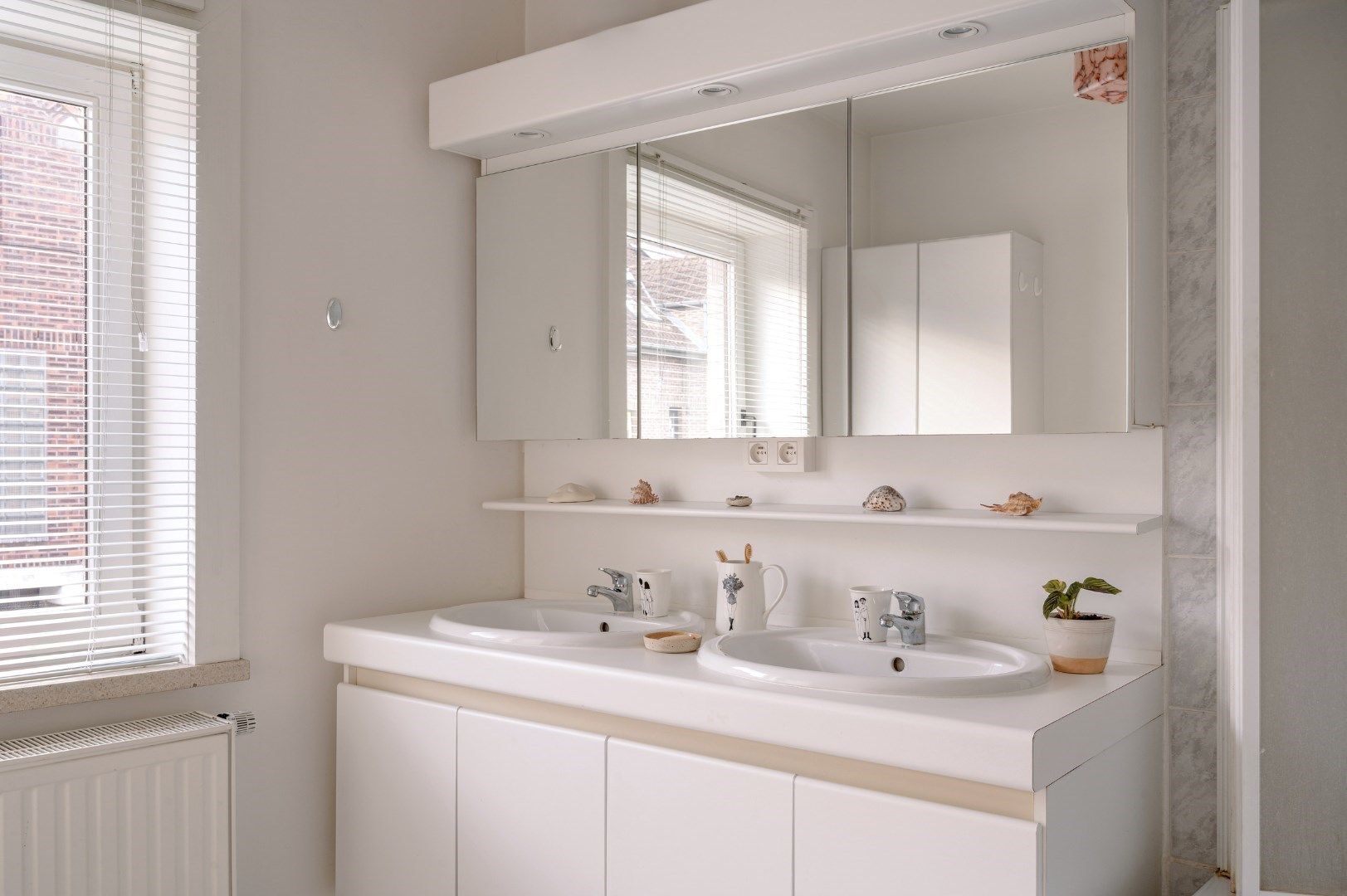 Grote woning met garage, uitweg en mogelijks 5 kamers foto 21