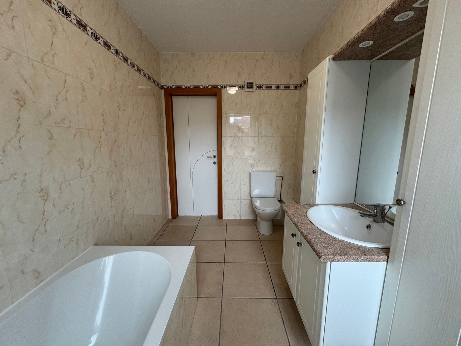 Duplex appartement met 3 slaapkamers en open autostaanplaats foto 5