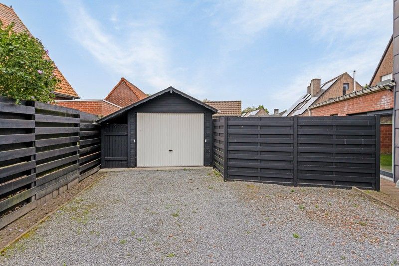 Moderne, volledig gerenoveerde woning met 3 slaapkamers en tuin TE KOOP in Astene! foto 26