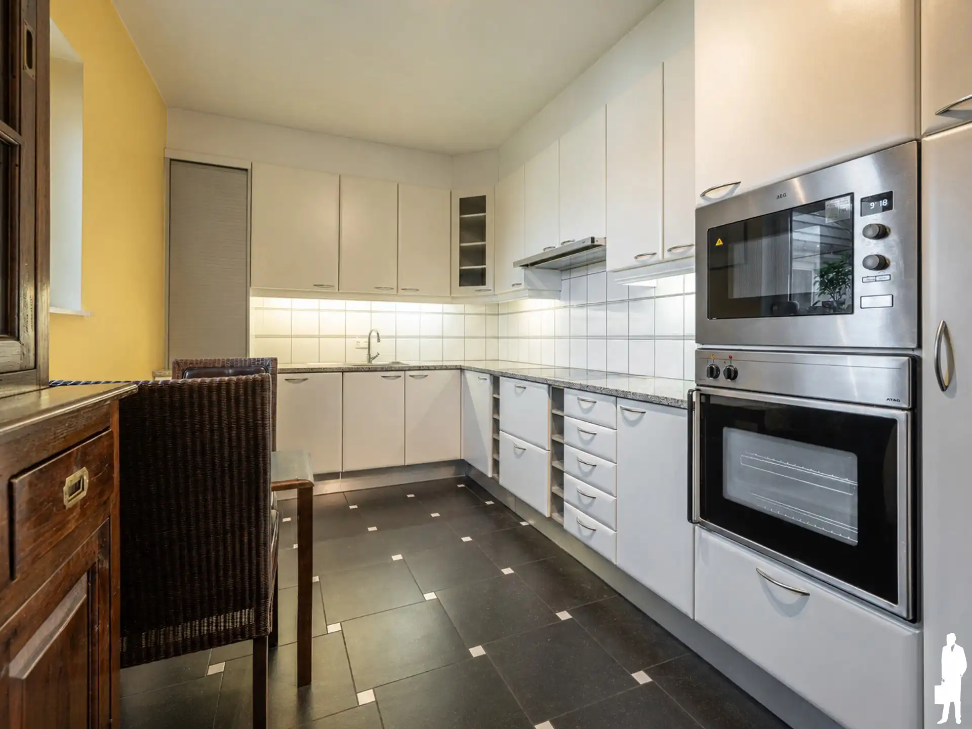 Ruime duplex met 4 slpk, 3 parkings en 3 bergingen foto 8