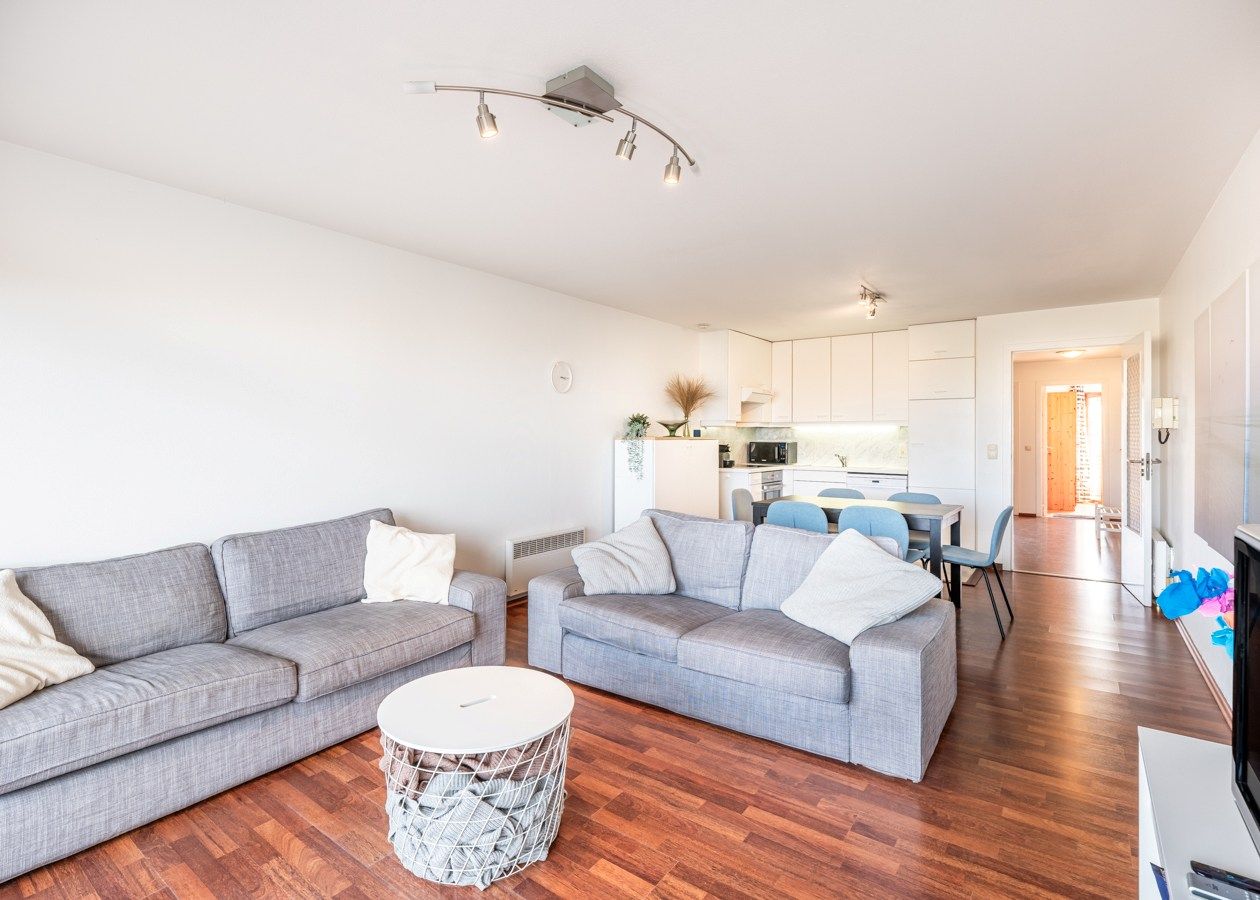 Ruim appartement op de Zeedijk van Oostduinkerke  foto 11