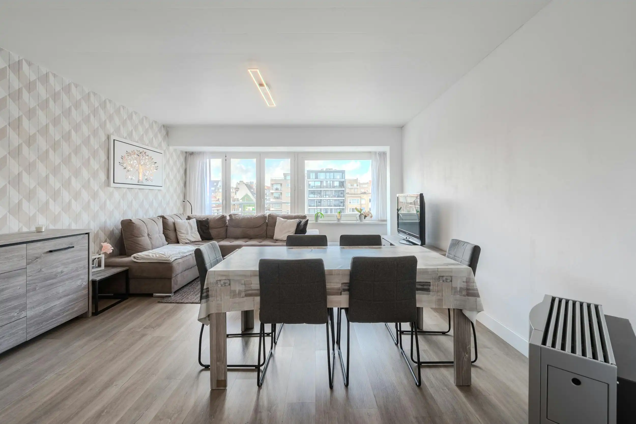 Gerenoveerd 2 slaapkamer appartement vlakbij de Zeedijk! foto 5