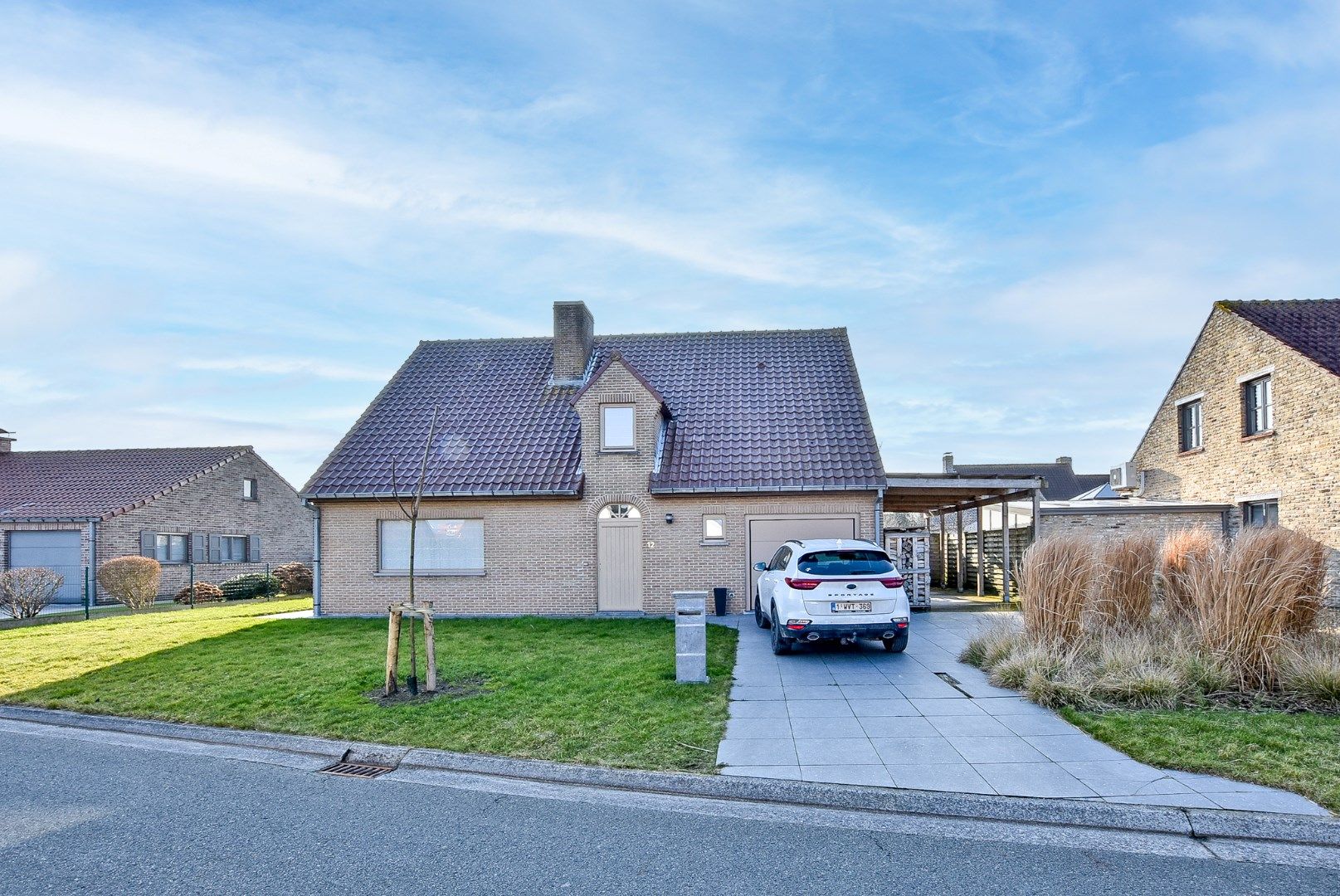 Prachtige alleenstaande villa met 4 slaapkamers op 599 m². foto 2