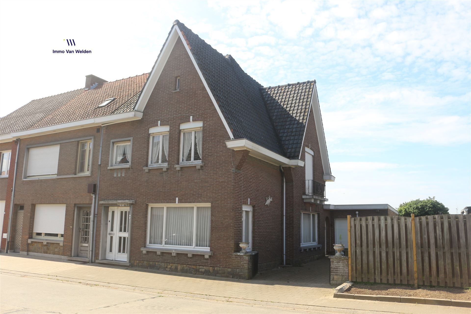 Rustig gelegen te renoveren woning te Eine foto 1